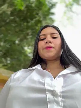 Snapshot of VAL_PRINCESS chatting on February 4, 2025, 9:20 pm VAL PRINCESS online show from February 4, 2025, 9:20 pm