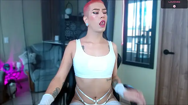 tevenwhiite online show from November 22, 2025, 5:23 pm