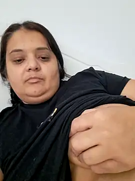 Snapshot of sarahhh1987 chatting on November 2, 2025, 11:48 am sarahhh1987 online show from November 2, 2025, 11:48 am