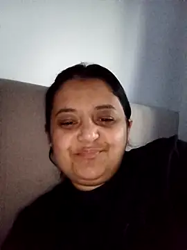 sarahhh1987 online show from April 17, 2026, 7:06 pm