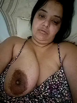 Snapshot of sarahhh1987 chatting on November 17, 2025, 5:55 am sarahhh1987 online show from November 17, 2025, 5:55 am