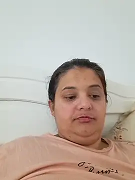 Snapshot of sarahhh1987 chatting on October 20, 2025, 5:20 am sarahhh1987 online show from October 20, 2025, 5:20 am