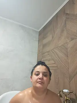 sarahhh1987 online show from February 12, 2026, 7:13 pm