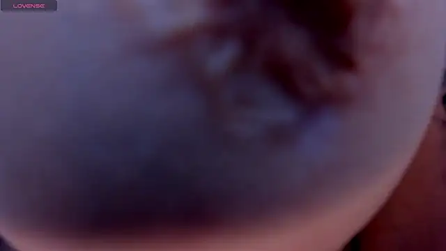 Snapshot of HannaConnor_ chatting on December 4, 2025, 8:41 pm HannaConnor online show from December 4, 2025, 8:41 pm