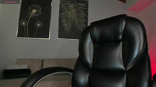 Snapshot of HannaConnor_ chatting on November 24, 2025, 8:42 pm HannaConnor online show from November 24, 2025, 8:42 pm