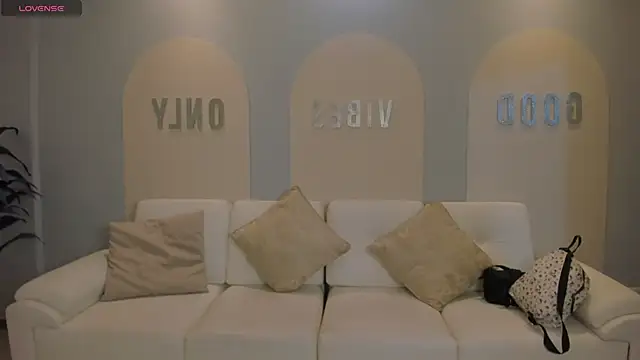 AliceHarper  online show from February 9, 2026, 9:35 pm