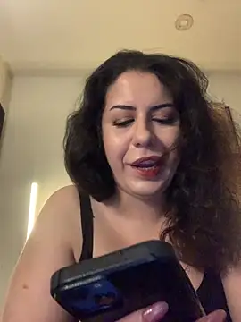 Snapshot of holyeroticss chatting on February 5, 2026, 1:45 am holyeroticss online show from February 5, 2026, 1:45 am