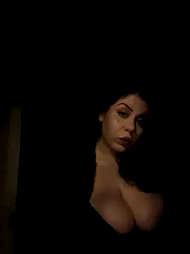 Snapshot of holyeroticss chatting on October 1, 2025, 11:52 pm holyeroticss online show from October 1, 2025, 11:52 pm
