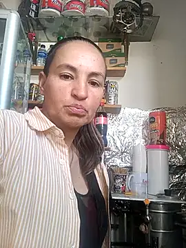 Snapshot of Divalive_28 chatting on October 13, 2025, 3:24 pm Divalive 28 online show from October 13, 2025, 3:24 pm