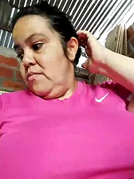 lunanataly online show from November 18, 2025, 2:31 pm