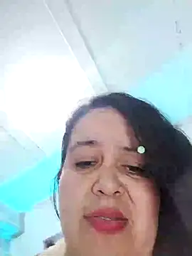 lunanataly online show from February 17, 2025, 11:22 pm
