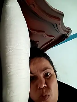 lunanataly online show from November 12, 2025, 2:10 pm