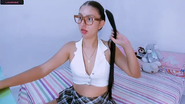 Alyson0001 online show from October 2, 2025, 7:50 pm