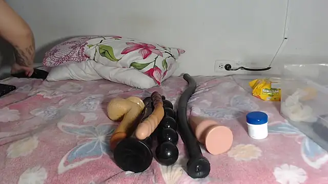 ruby07 online show from October 25, 2025, 3:12 pm