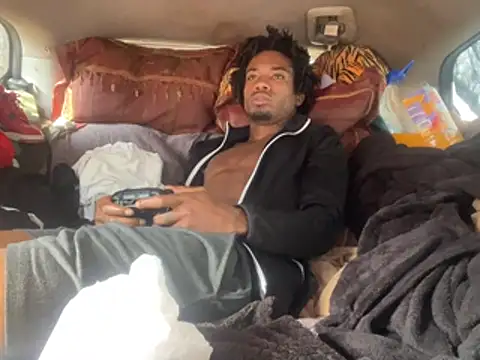 SlimeCrownzOut5 online show from February 3, 2026, 6:57 pm