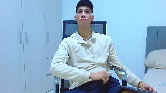 Snapshot of jhony-sex chatting on October 15, 2025, 6:11 am jhony-sex online show from October 15, 2025, 6:11 am