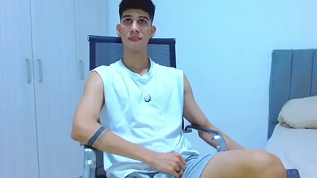 Snapshot of jhony-sex chatting on October 17, 2025, 6:28 am jhony-sex online show from October 17, 2025, 6:28 am