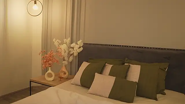 IrisBaker online show from February 28, 2026, 10:53 pm