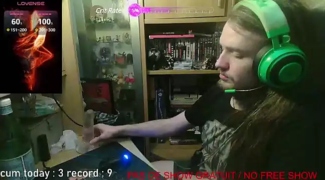 nicolasdumand21 online show from December 11, 2024, 10:27 pm