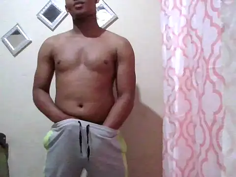 Snapshot of Pineda-301193 chatting on October 25, 2025, 12:39 pm Pineda-301193 online show from October 25, 2025, 12:39 pm