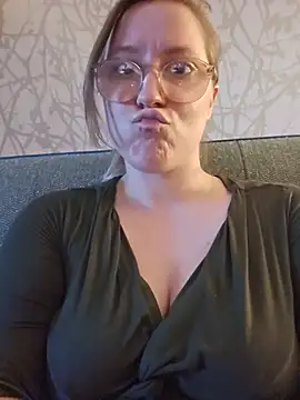 Paynted Lady online show from July 12, 2026, 3:18 am