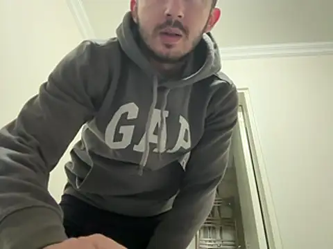 Snapshot of laynufff chatting on February 21, 2026, 7:38 pm laynufff online show from February 21, 2026, 7:38 pm