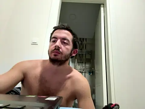 Snapshot of laynufff chatting on January 17, 2026, 5:27 pm laynufff online show from January 17, 2026, 5:27 pm