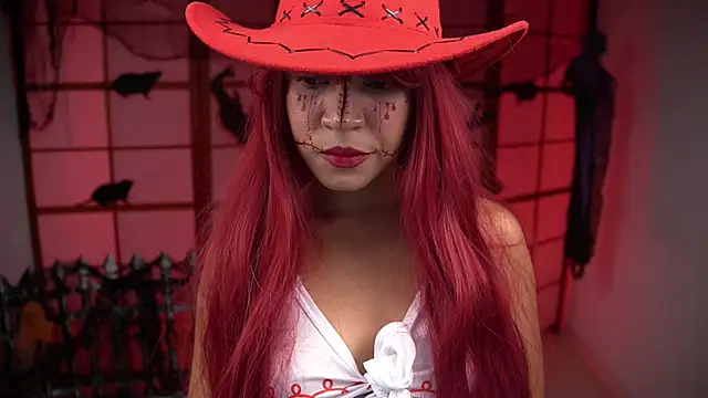 its lola24 online show from November 1, 2025, 2:07 am