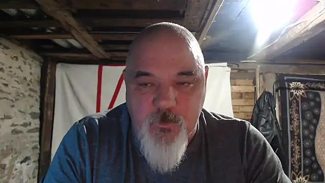 Snapshot of Newfiesausage1972 chatting on December 3, 2025, 9:58 pm Newfiesausage1972 online show from December 3, 2025, 9:58 pm