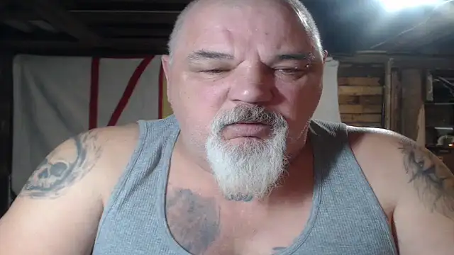 Newfiesausage1972 online show from March 14, 2026, 9:04 am