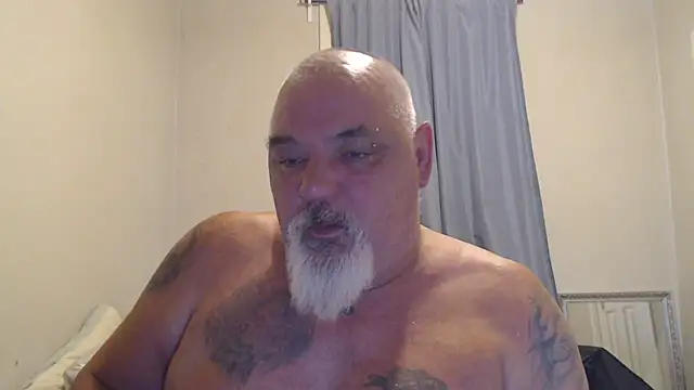 Snapshot of Newfiesausage1972 chatting on October 19, 2025, 7:27 pm Newfiesausage1972 online show from October 19, 2025, 7:27 pm