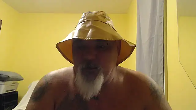 Snapshot of Newfiesausage1972 chatting on November 12, 2025, 11:58 am Newfiesausage1972 online show from November 12, 2025, 11:58 am