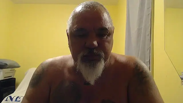 Snapshot of Newfiesausage1972 chatting on November 13, 2025, 9:35 am Newfiesausage1972 online show from November 13, 2025, 9:35 am