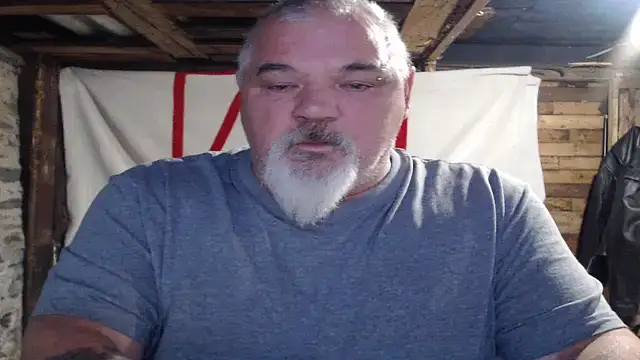 Snapshot of Newfiesausage1972 chatting on November 17, 2025, 12:31 pm Newfiesausage1972 online show from November 17, 2025, 12:31 pm