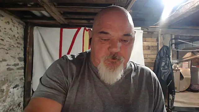 Snapshot of Newfiesausage1972 chatting on November 20, 2025, 11:47 pm Newfiesausage1972 online show from November 20, 2025, 11:47 pm