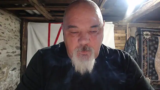 Snapshot of Newfiesausage1972 chatting on December 1, 2025, 10:16 am Newfiesausage1972 online show from December 1, 2025, 10:16 am