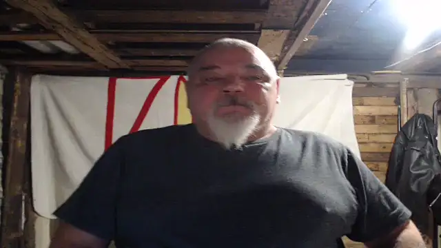 Snapshot of Newfiesausage1972 chatting on December 16, 2025, 8:51 am Newfiesausage1972 online show from December 16, 2025, 8:51 am