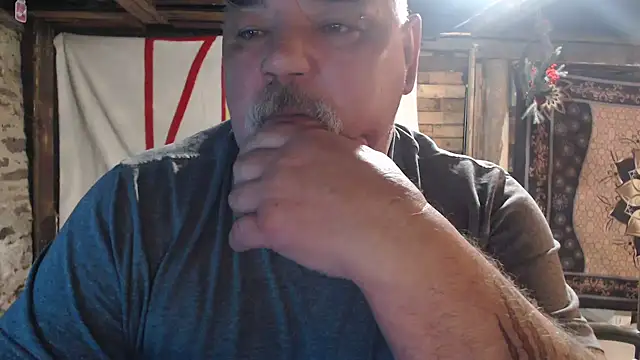 Newfiesausage1972 online show from February 6, 2026, 9:27 am