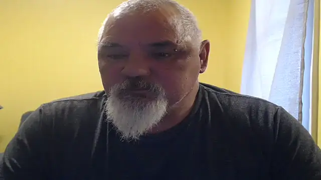 Snapshot of Newfiesausage1972 chatting on November 9, 2025, 6:34 pm Newfiesausage1972 online show from November 9, 2025, 6:34 pm