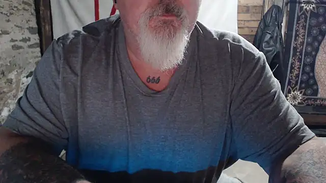 Snapshot of Newfiesausage1972 chatting on November 29, 2025, 8:58 am Newfiesausage1972 online show from November 29, 2025, 8:58 am