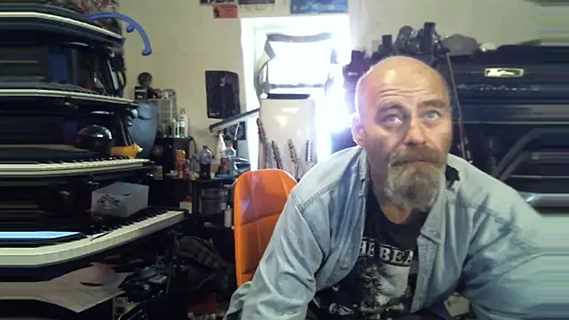 Snapshot of SirGarMack chatting on December 4, 2024, 6:00 pm SirGarMack online show from December 4, 2024, 6:00 pm