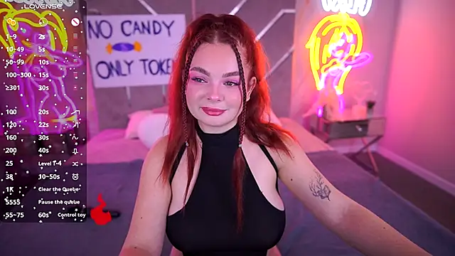 CarolinaDia online show from October 31, 2025, 8:27 pm