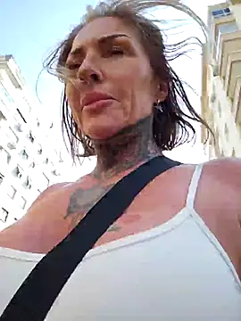 YourMommyBlair online show from November 2, 2025, 10:31 am