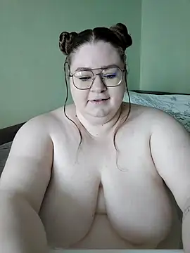 Chloe WS online show from September 22, 2025, 5:02 am