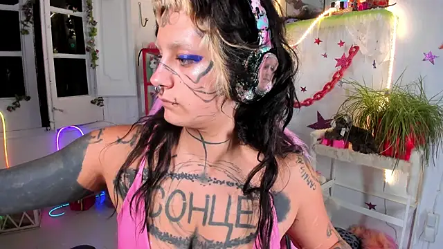 lady sontse  online show from May 27, 2026, 8:27 pm