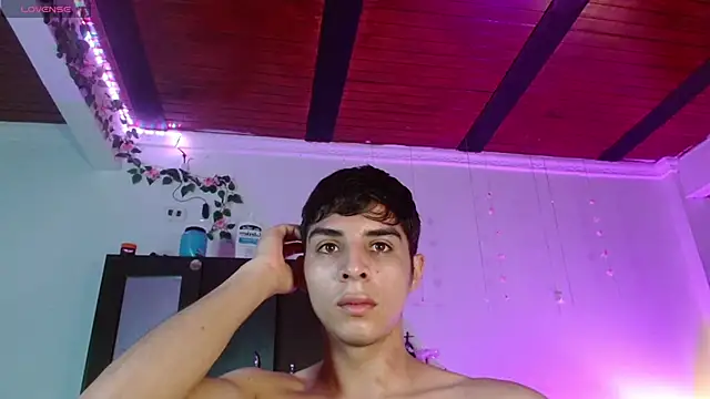 Snapshot of justin_alexxx chatting on December 2, 2024, 7:22 pm justin alexxx online show from December 2, 2024, 7:22 pm