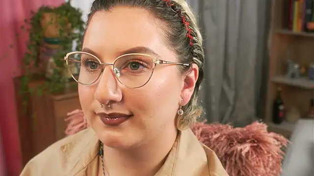 Ximenna Cruz online show from April 4, 2026, 6:58 pm