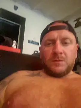 Snapshot of RomWoolf chatting on October 29, 2025, 9:47 pm RomWoolf online show from October 29, 2025, 9:47 pm