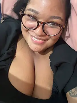 SweetLizzyBBW online show from August 9, 2026, 1:57 am