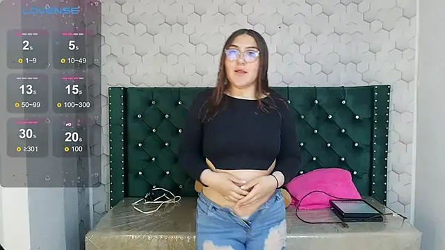 Snapshot of conniejames_m chatting on May 23, 2026, 11:09 am conniejames m online show from May 23, 2026, 11:09 am